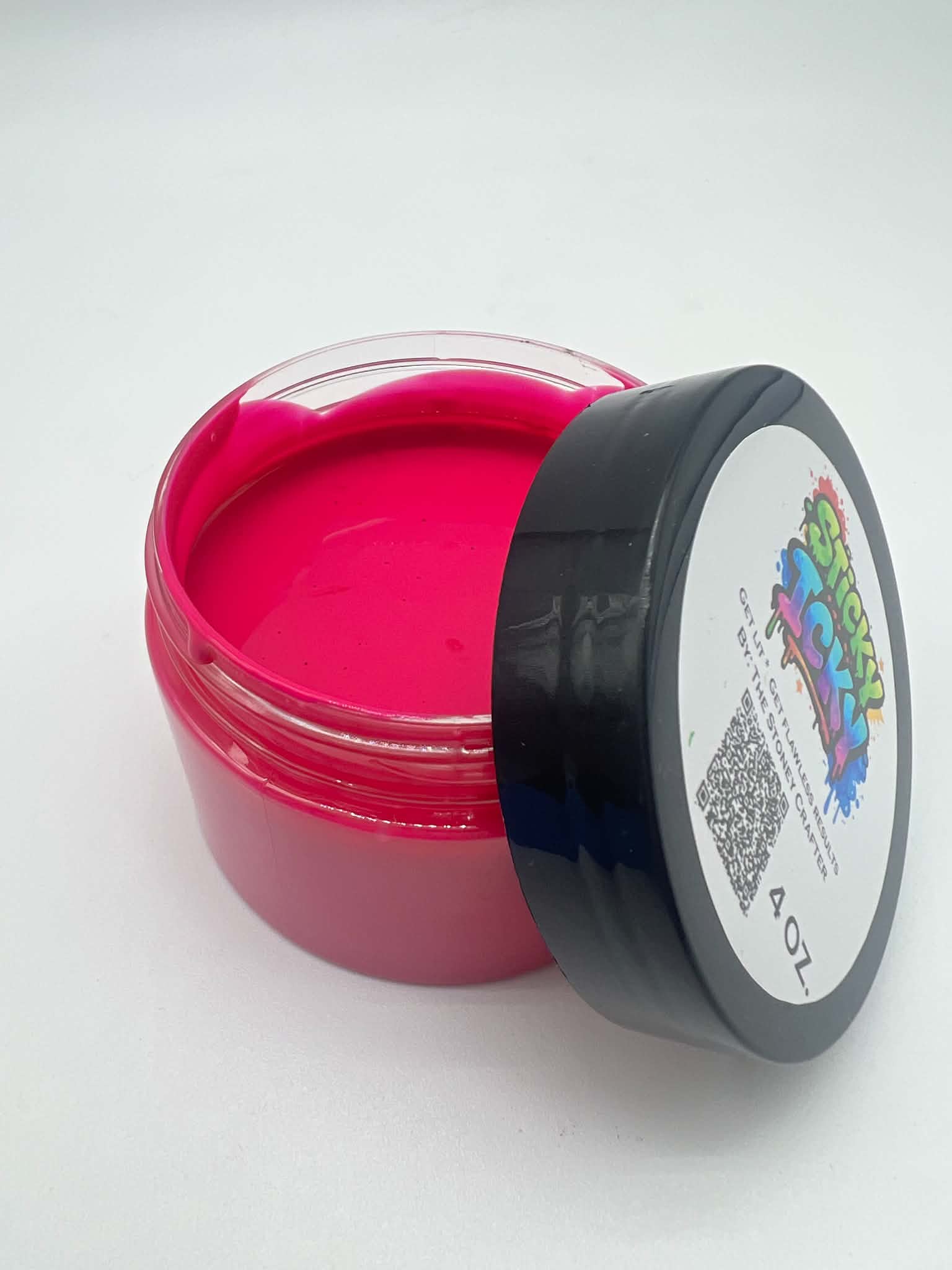 MAGENTA
